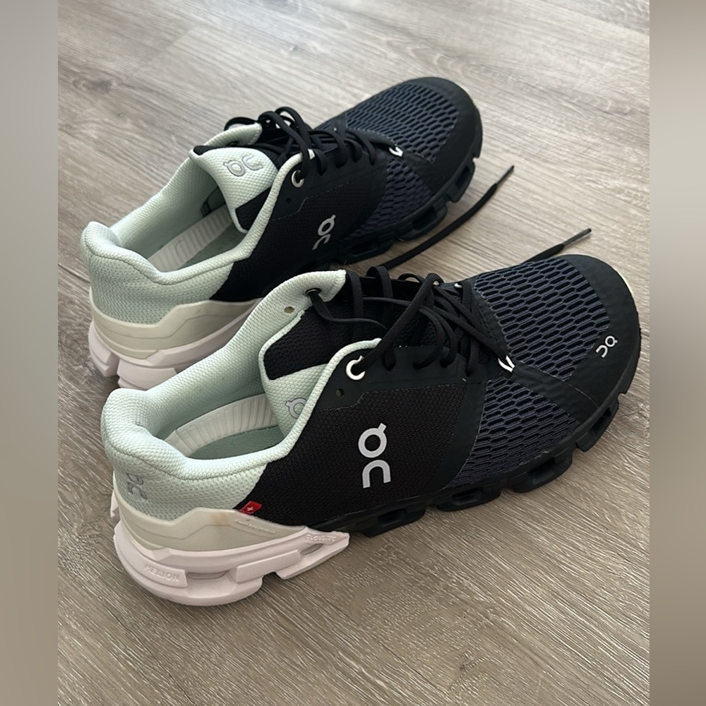 On Cloudflyer Running Athletic Shoes Black and White CloudTec Cushioning